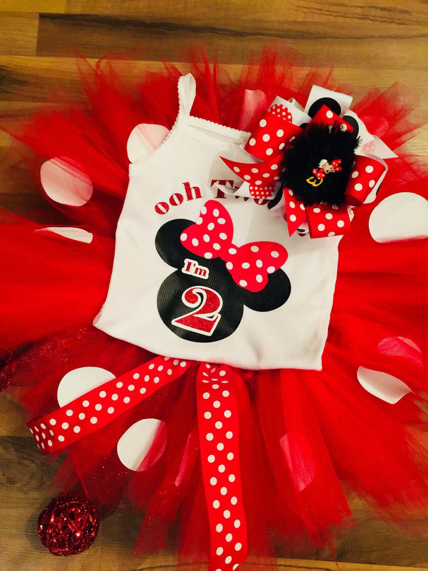 Minnie mouse hair bow